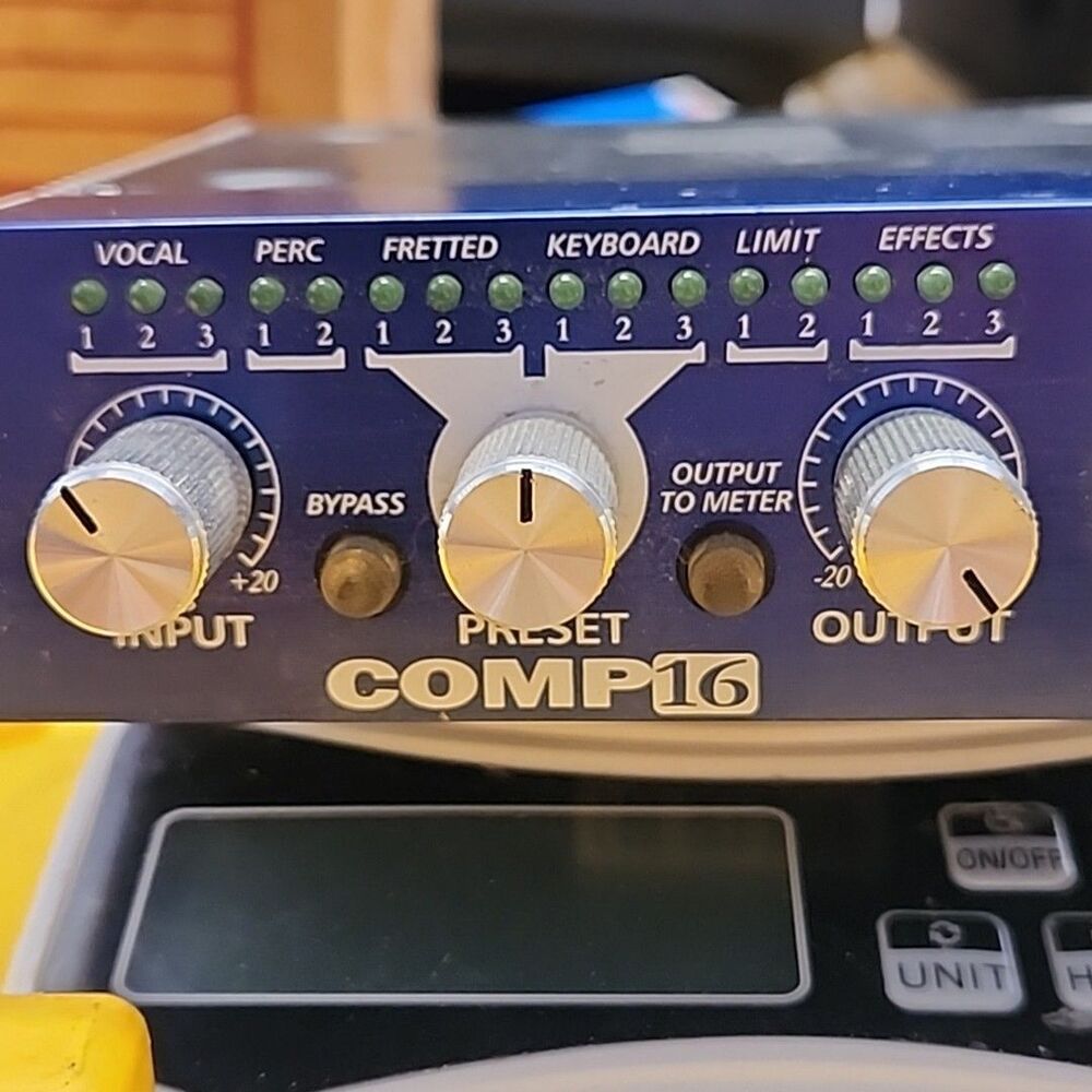 PreSonus Comp 16 8-Channel Compressor Limiter Read - Picture 2 of 4
